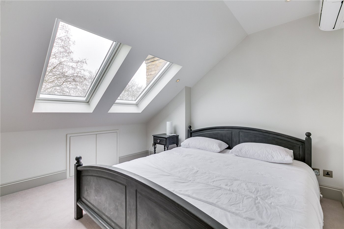 New Kings Road, Fulham/Parsons Green, London, SW6